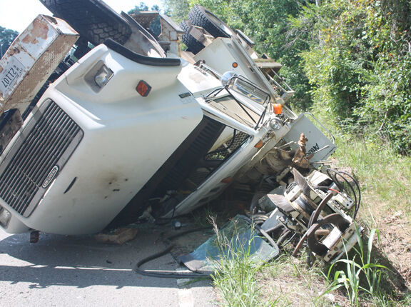 Crash closes Lantana Rd. Monday